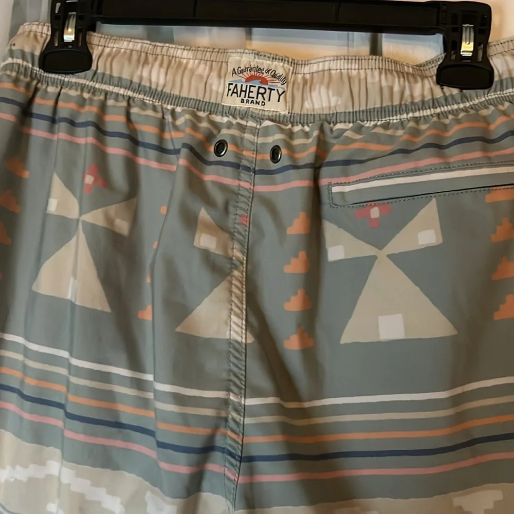 Faherty Aztec Beacon Trunk Men’s Large Center Lodge Swimwear